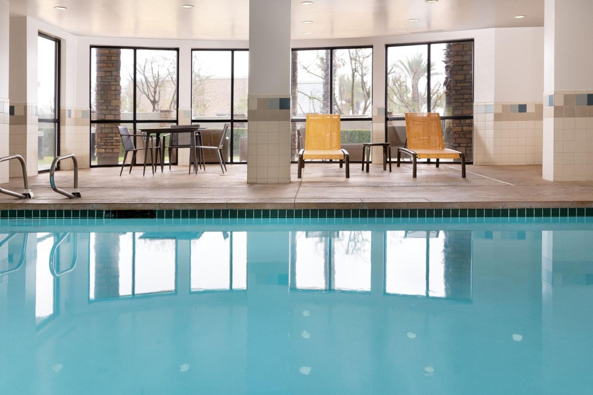 Hotel Courtyard By Marriott Ontario Rancho Cucamonga Extérieur photo
